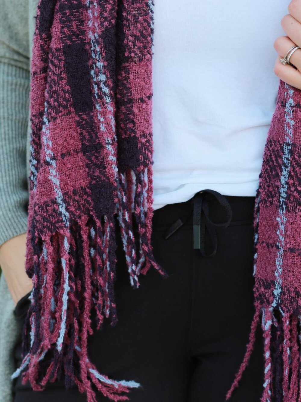 ⭐️ Free People Emerson Blanket Scarf Plum Purple - Picture 2 of 7